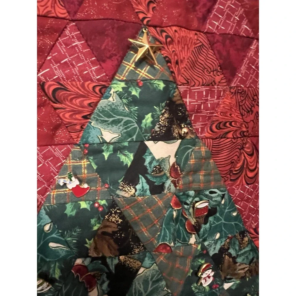 Handmade Quilted Christmas Tree Wall Hanging Novelty Buttons Decor 27‎ x 31 Inch